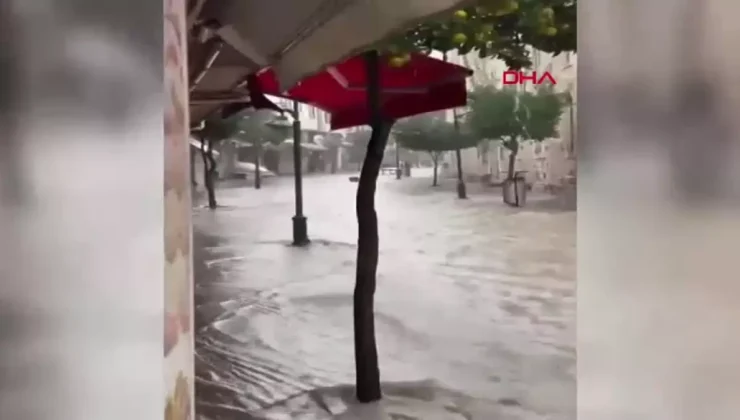 Çeşme’de Sağanak: Yollar Göl Oldu, Eşyalar Kayboldu!