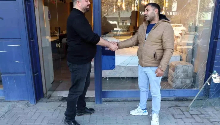 Yanlışlıkla Mağazada Sızan Adam Şaşırttı!