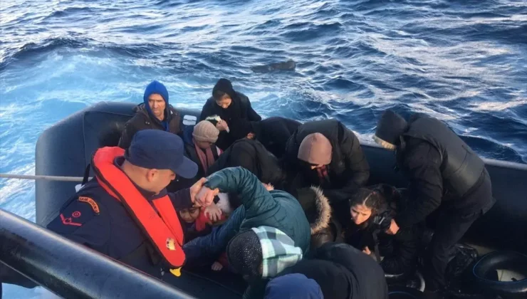 İzmir’de Düzensiz Göçmen Operasyonu: 76 Yakalandı