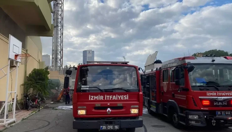 İzmir’de Karate Salonunda Yangın Panik Yarattı