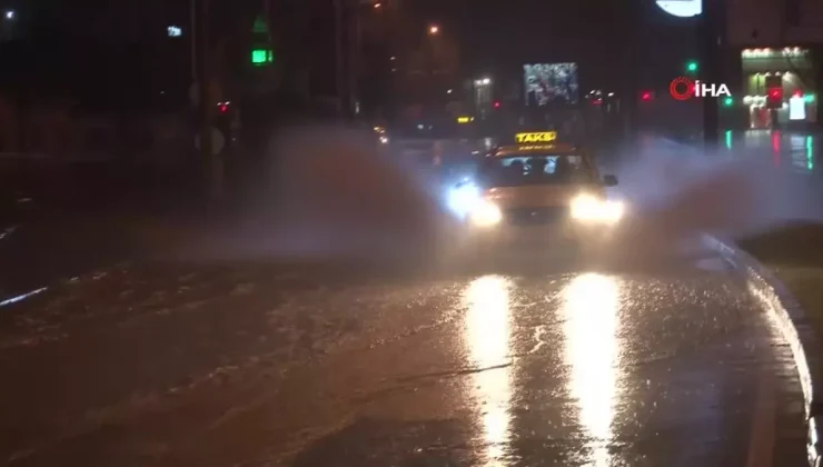 İzmir’de Sağanak Yağış Trafiği Alt Üst Etti!