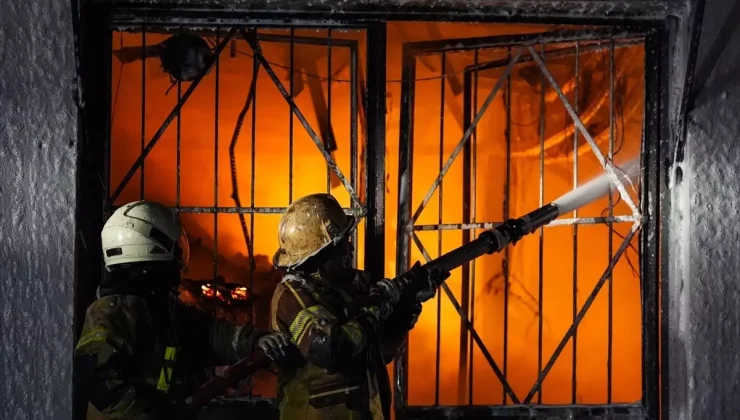 Bornova’da Tekstil Fabrikasında Yangın İhbarı!