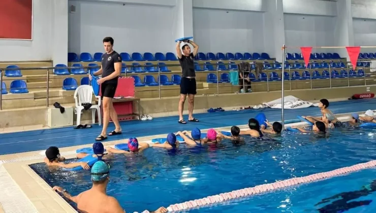 İzmir’de Çocuklara Yüzme Eğitimi Başlıyor!