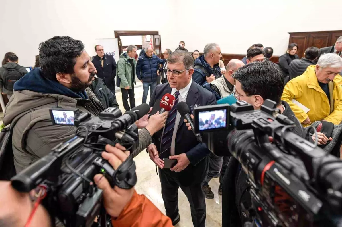 İzmir Deprem Hazırlıklarını Artırma Korkusuyla Çalışıyor