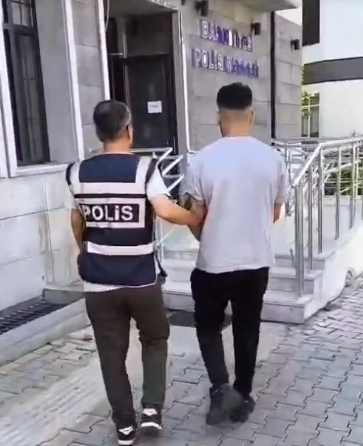 İzmir’de Çalıntı Motosiklet Parçalarıyla Yakalandı!