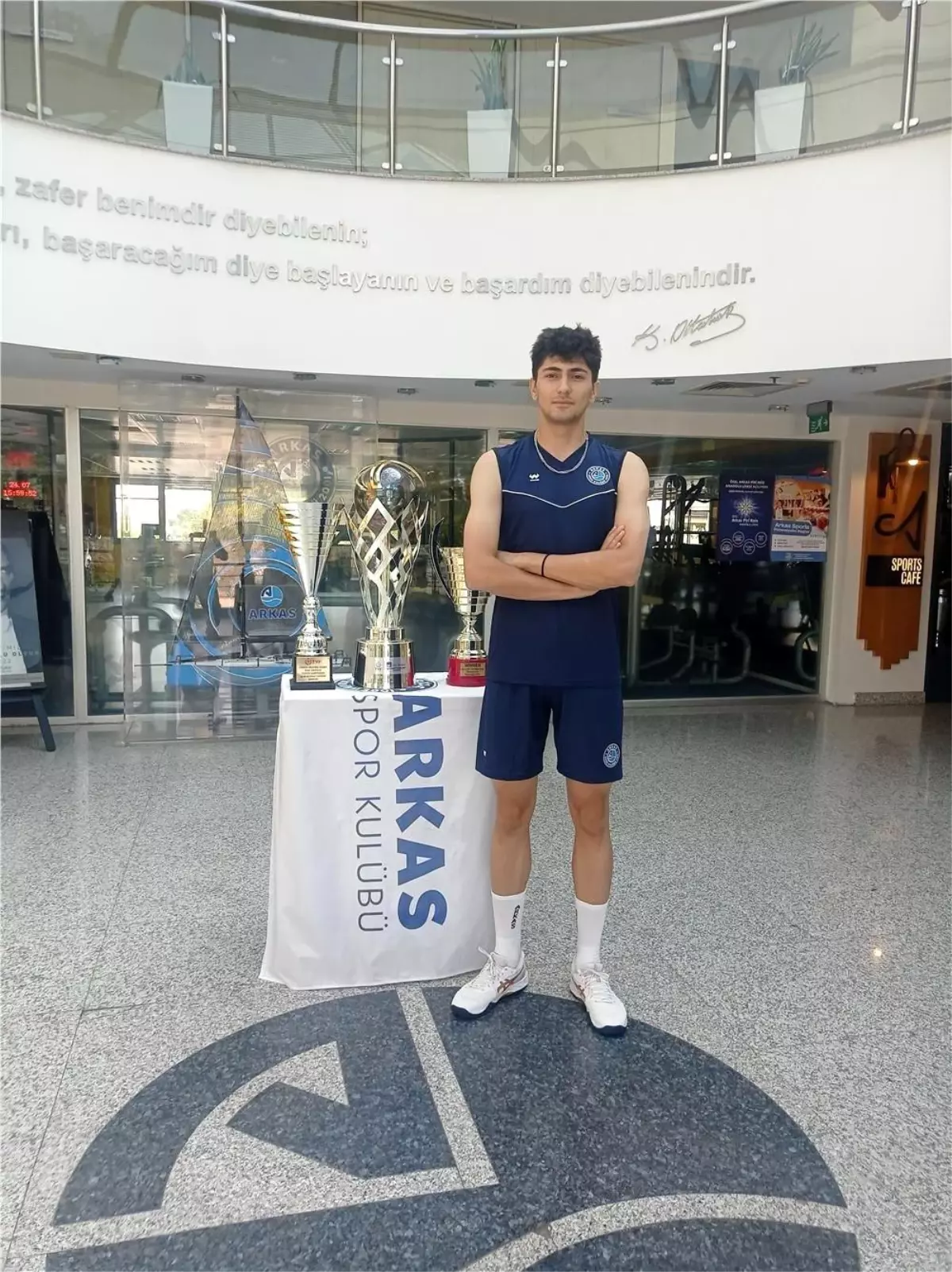Nejat Efe Yavuz, İzmir Arkas Spor’a Geçti!