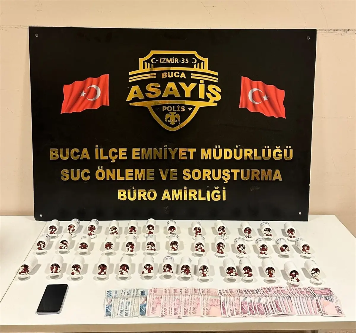 Buca’da 2 Bin Ecza Hapı Ele Geçirildi! Şüpheli Yakalandı
