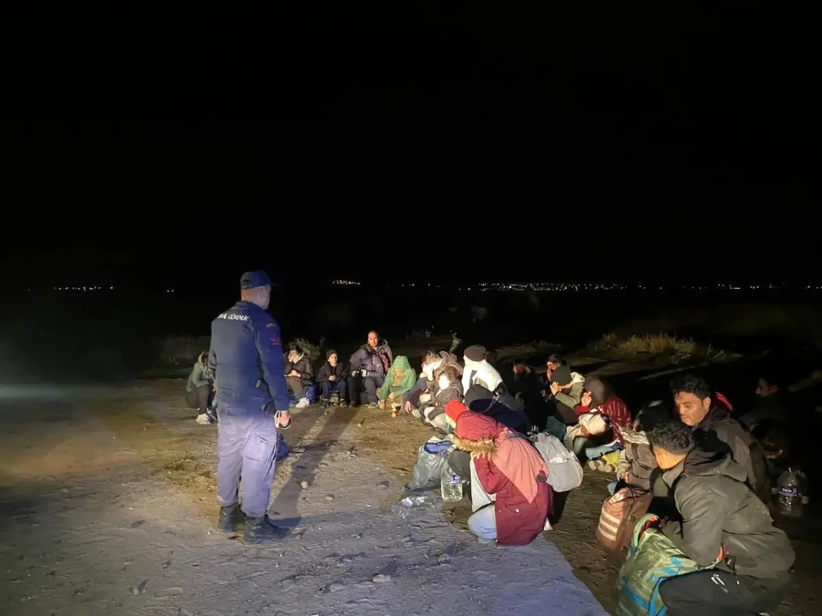 Dikili’de 30 Düzensiz Göçmen Yakalandı!