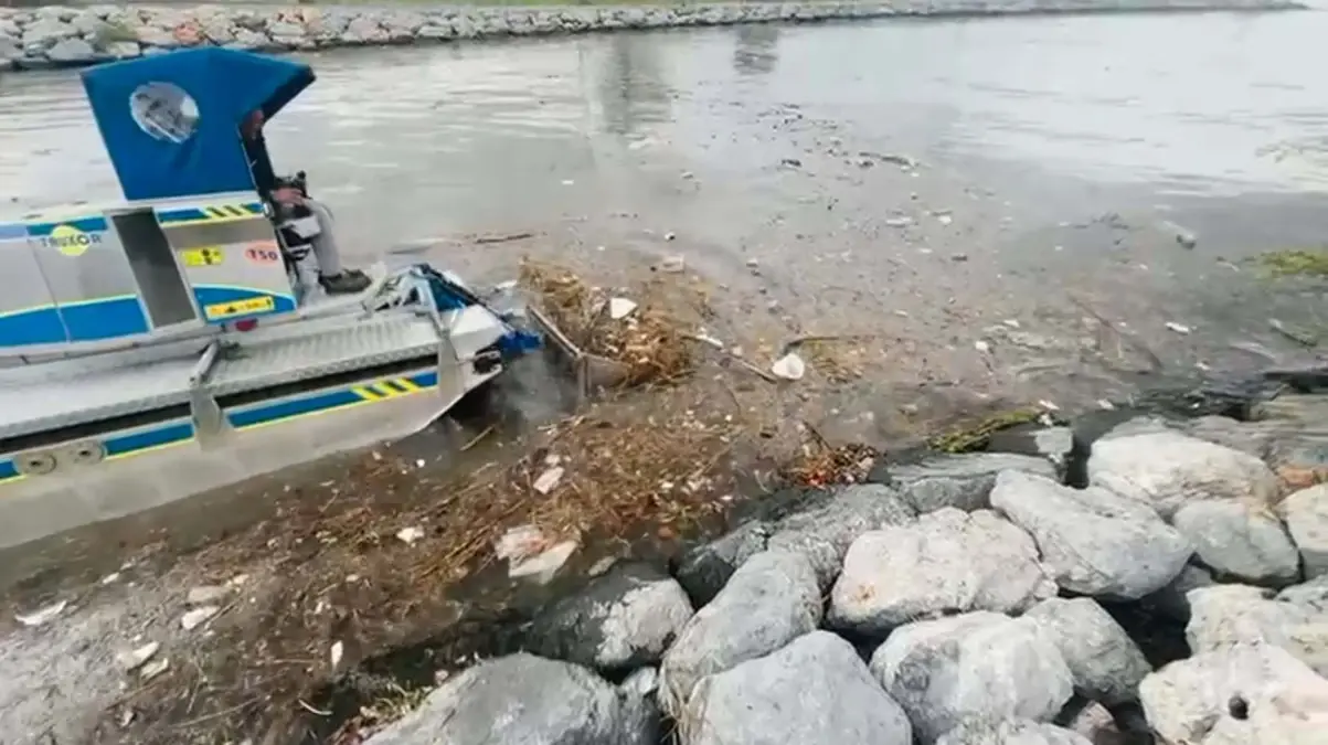 İzmir’de Denize Dökülen Atıklar Toplanıyor!