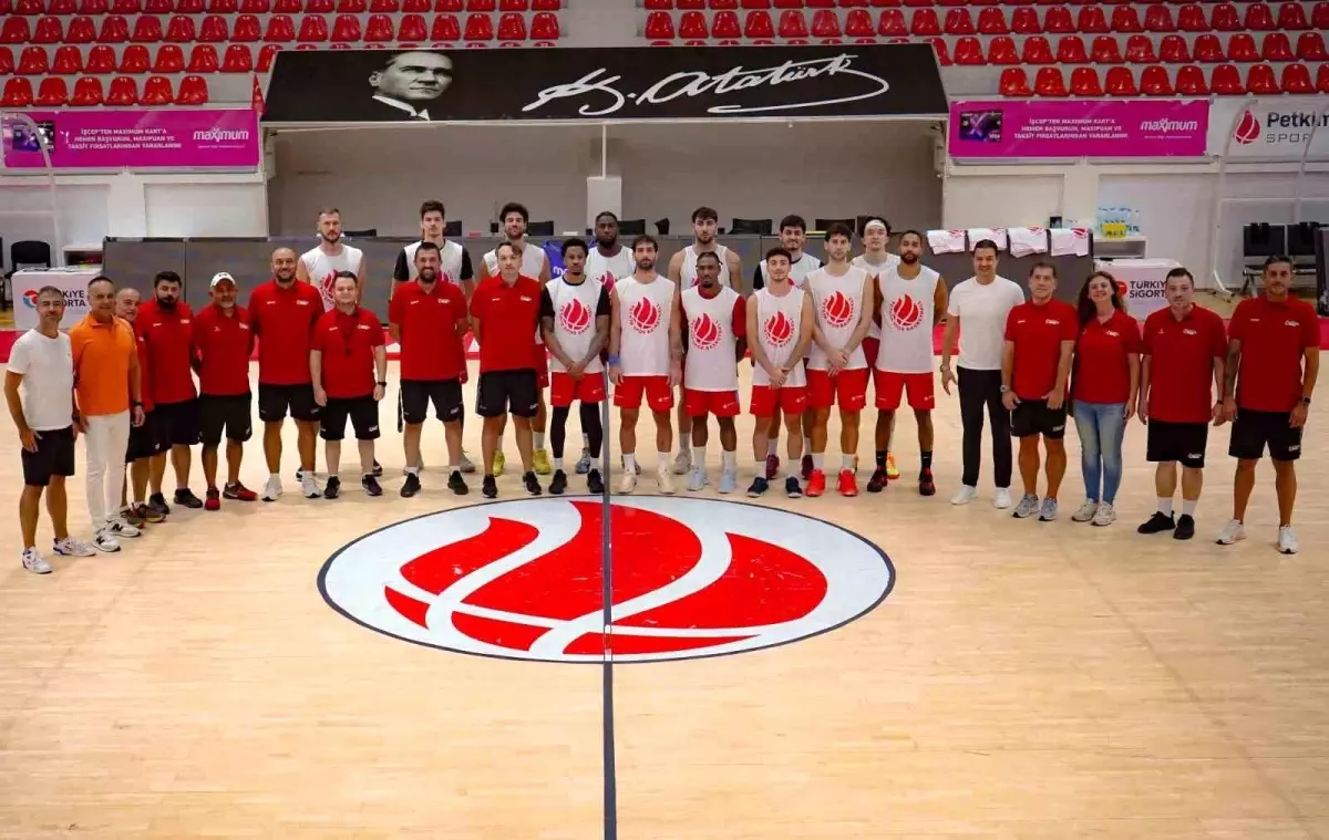 İzmir Derbisinde Petkimspor ve Karşıyaka Karşılaşıyor!