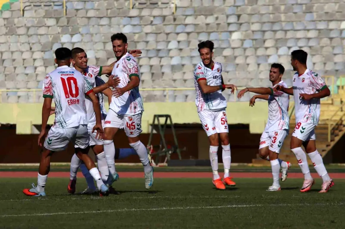 Karşıyaka, Çoruhlu’yu Farkla Yendi: 4-0!