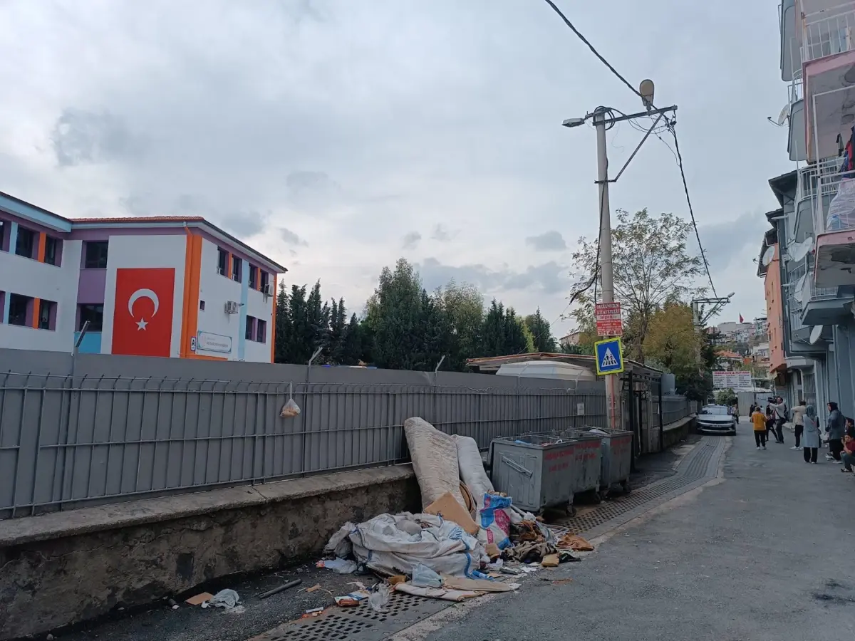 Bayraklı’da Yangın Tüpü Faciası: 15 Öğrenci Etkilendi!