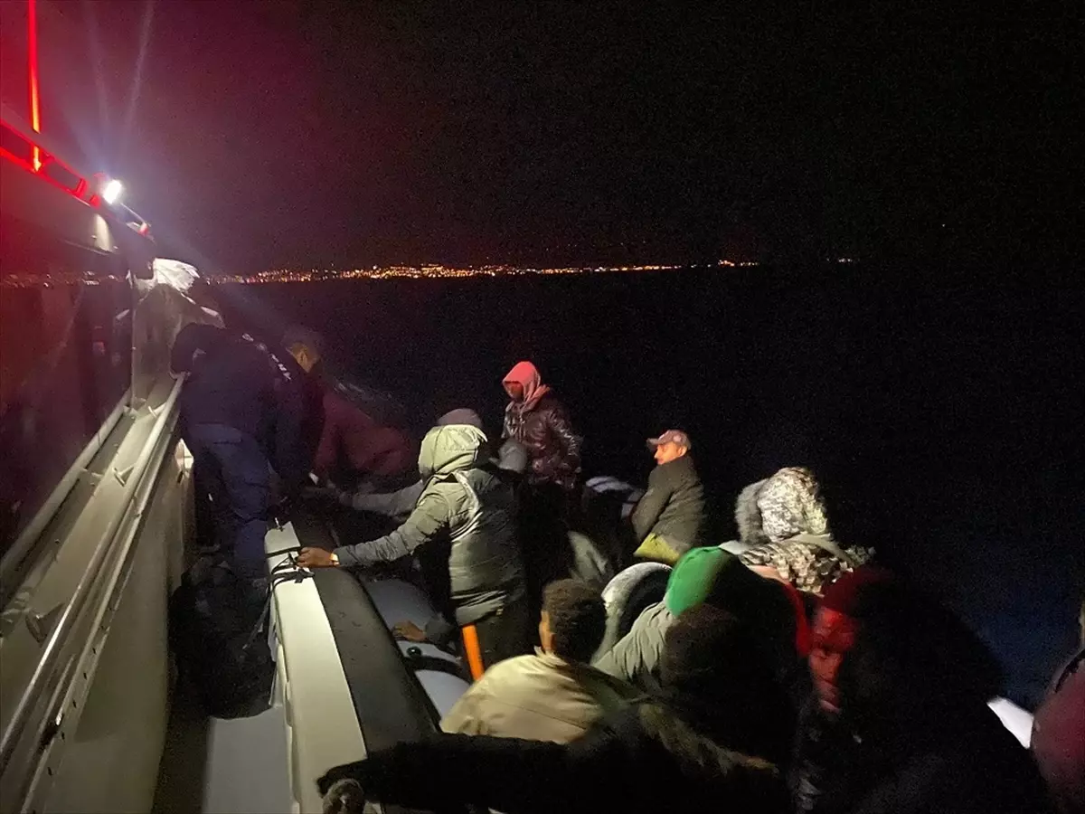 İzmir’de 23 Düzensiz Göçmen Yakalandı!