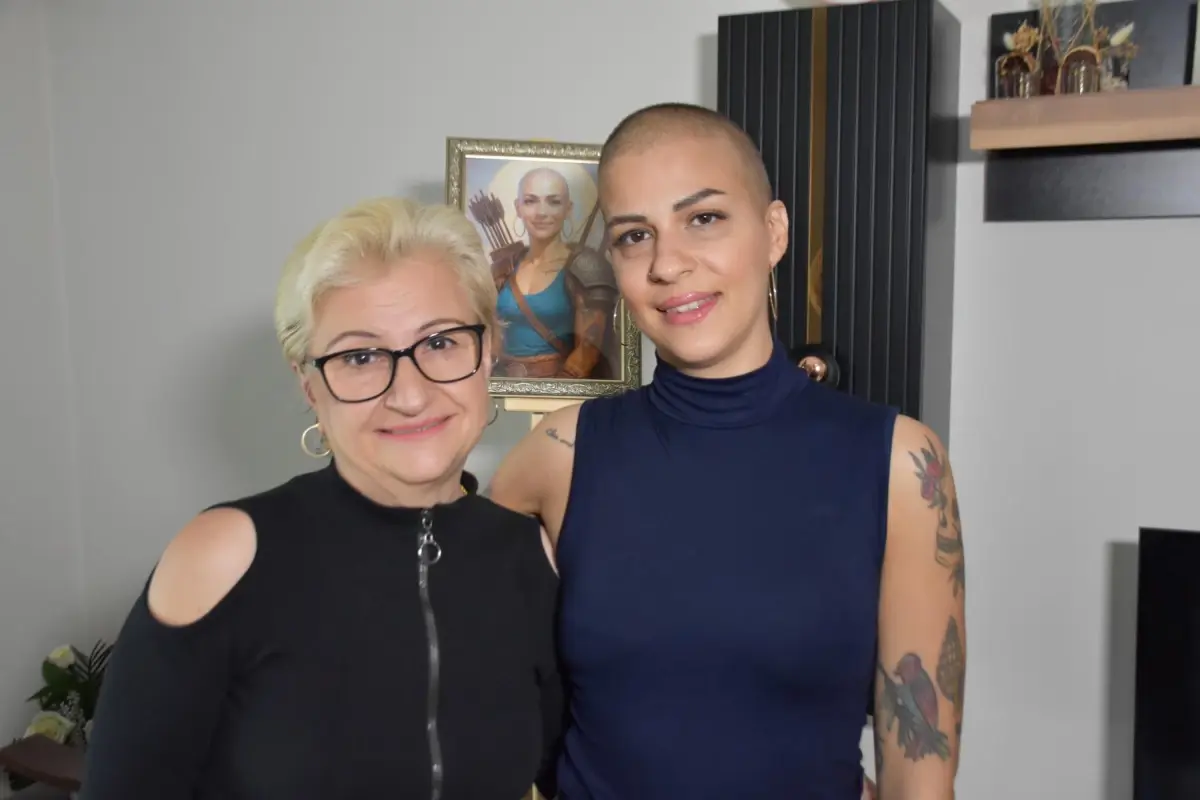 Kanserle Sanatla Savaşan Anne-Kızın Hikayesi