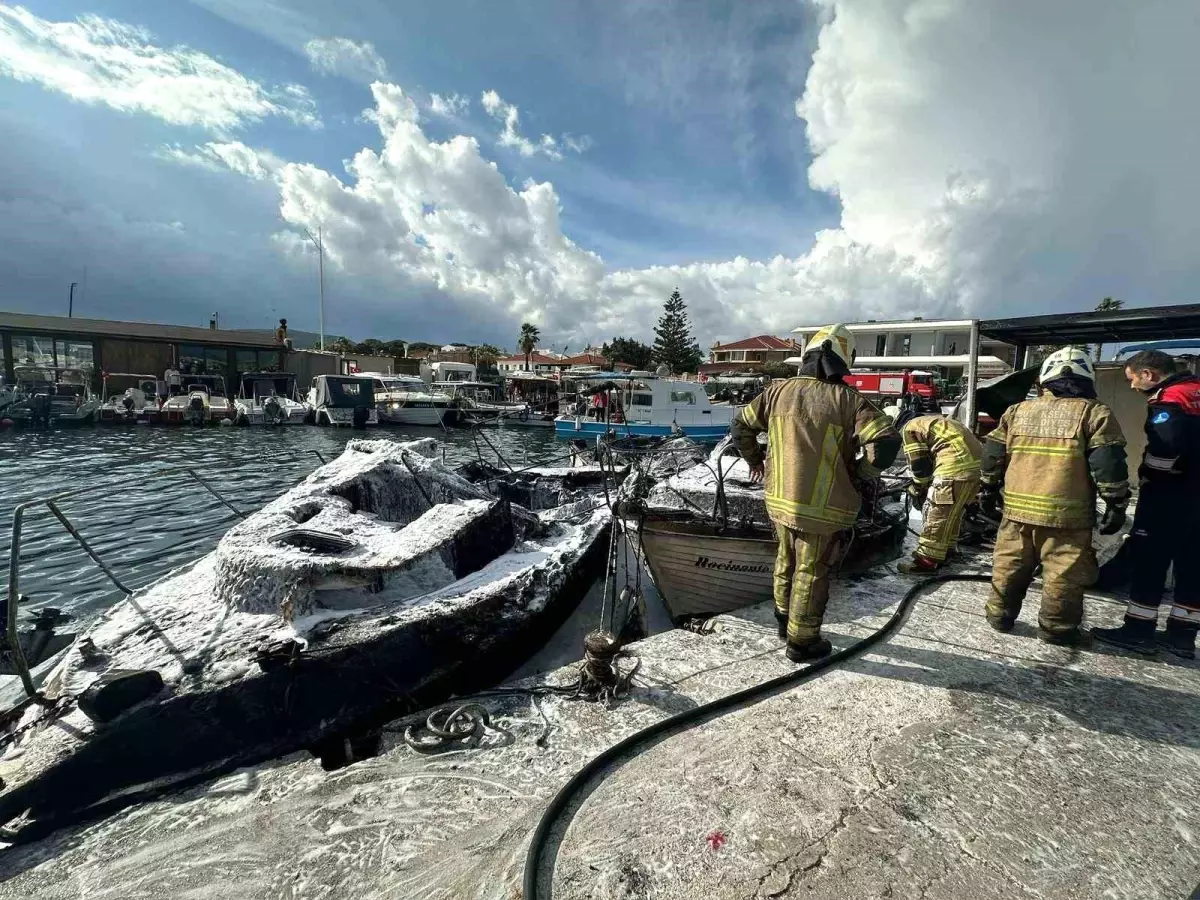 Çeşme’de Tekne Yangını: 7 Araç Kül Oldu!