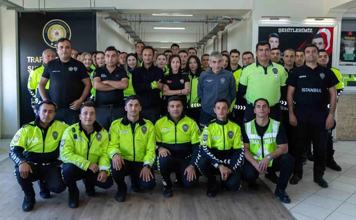 İzmir’de 34 Motosikletli Trafik Polisi Mezun Oldu!