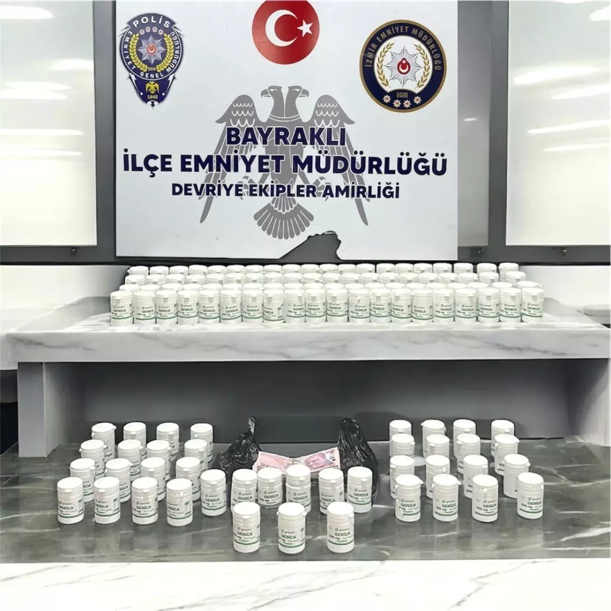 İzmir’de Uyuşturucu Operasyonu: 6 Bin Hap Yakalandı!