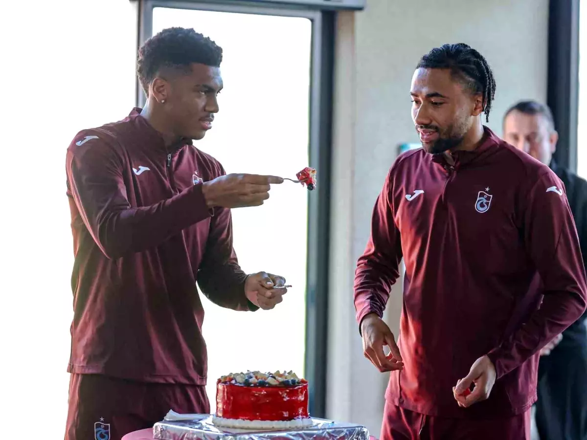Trabzonspor Göztepe’ye Hazırlanırken Pasta Kesildi!