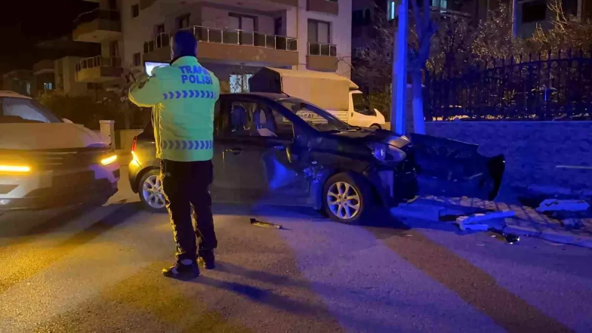 İzmir’de Otomobil Kazasında Bir Çocuk Yaralandı