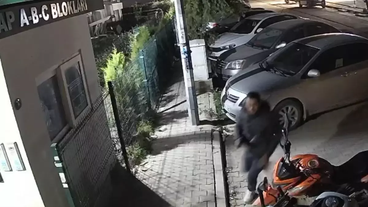 Sokak Ortasında Dehşet: Eski Sevgiliyi Vurdu!