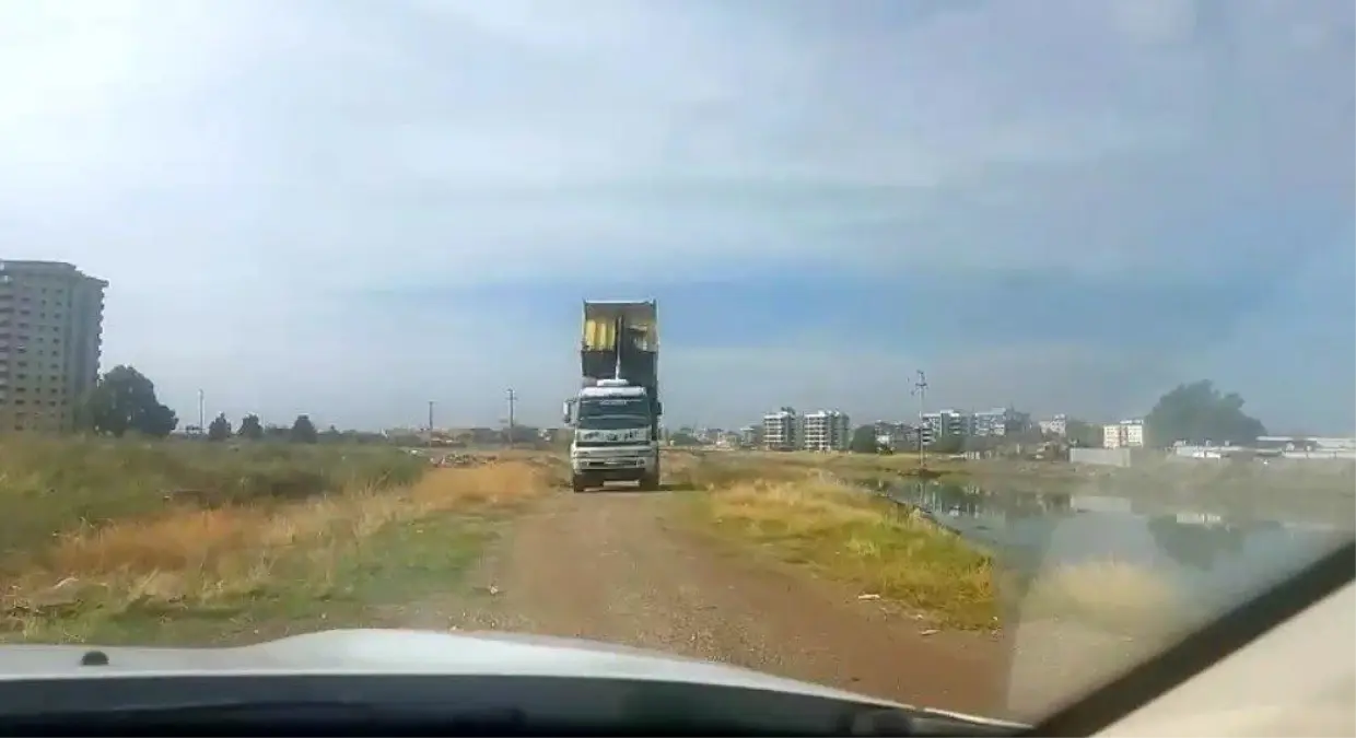 İzmir’de Ehliyetsiz Sürücü Polise Direndi!