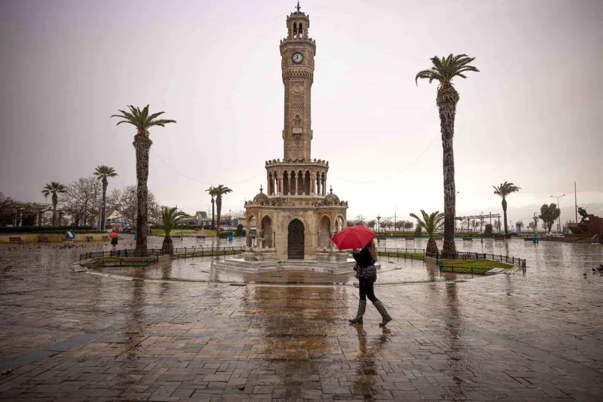 İzmir’de Sağanak Yağışa Karşı Seferberlik!
