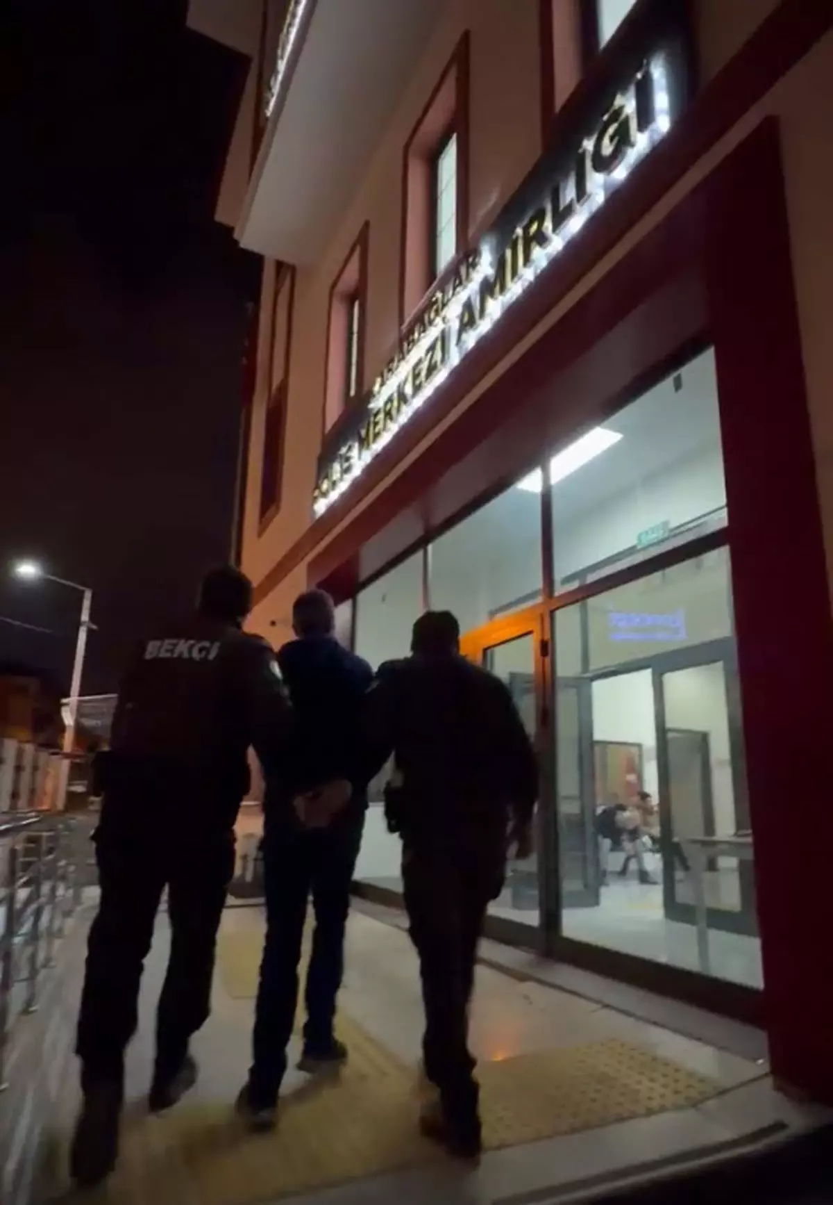 Karabağlar’da Dolandırıcı Yakalandı! 20 Yıl Hapis!