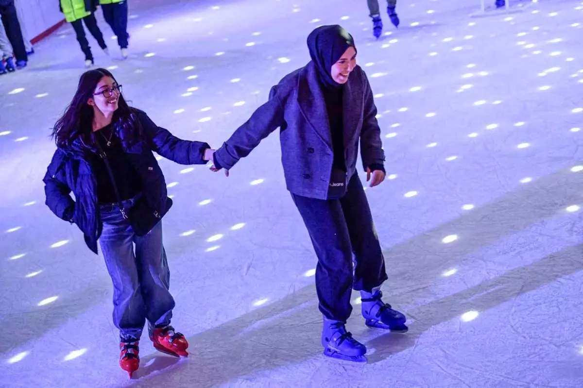 Kış Eğlencesi: İzmir’de Buz Pistleri Açık!