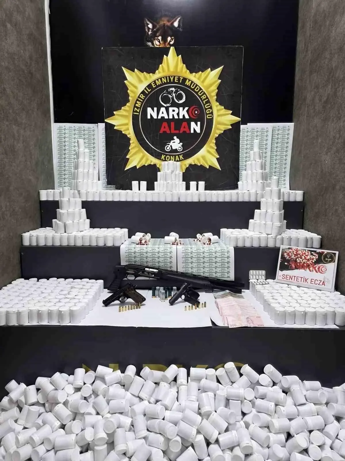 İzmir’de Uyuşturucu Operasyonunda 3 Gözaltı!