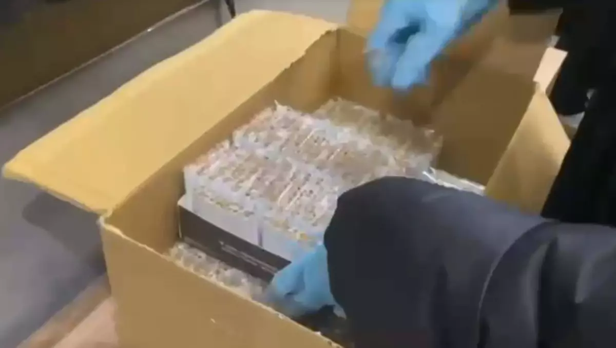 İzmir’de Dev Sigaraya Operasyon: 2 Gözaltı!