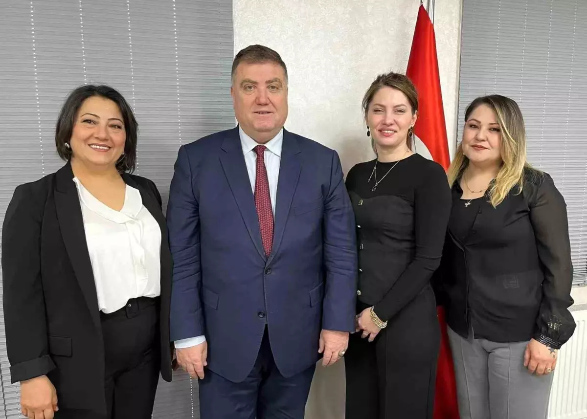 İzmir’de Kadın Şoförler İçin Tarihi Adım Atıldı!