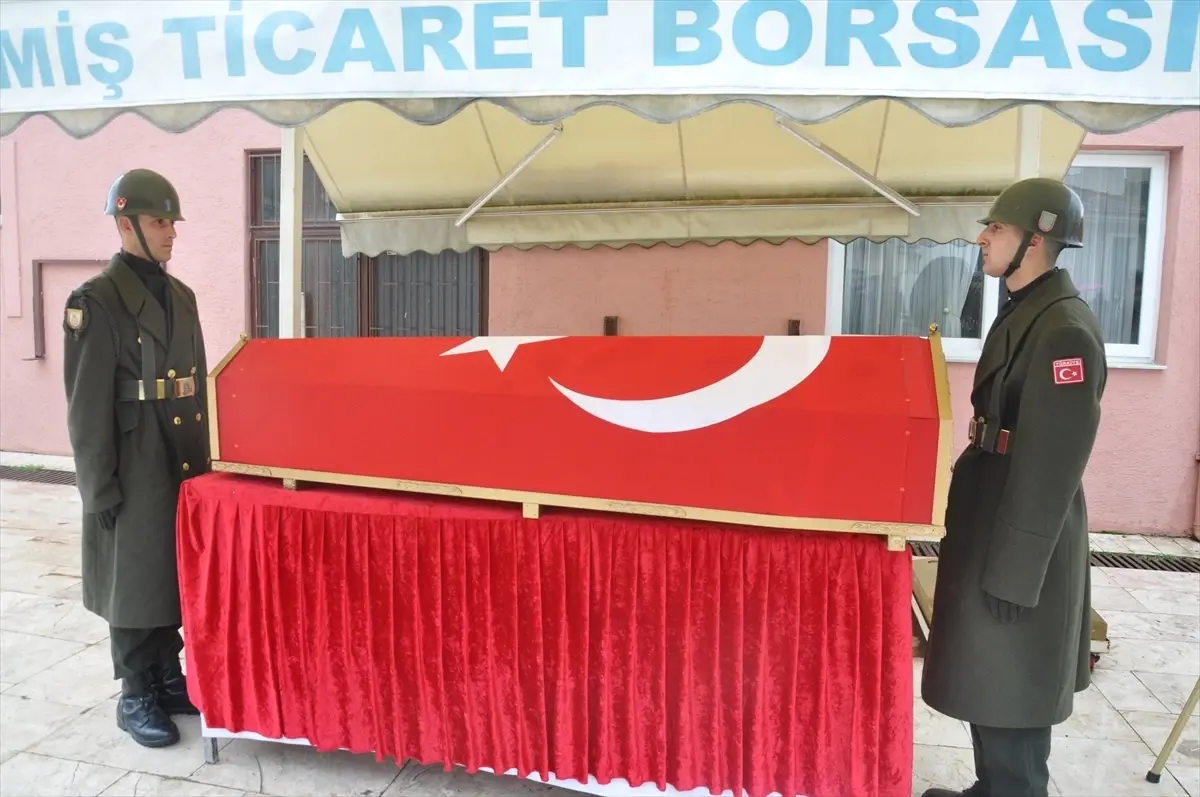 İzmir’de Kıbrıs Gazisi Salih Akdağ Son Yolculuğuna Uğurlandı