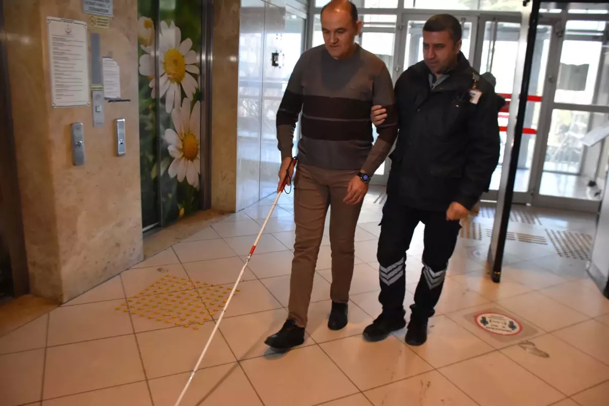 Görme Engellilerden İş Hayatında Umut Verici Örnek