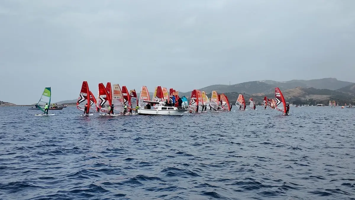 Foça’da Uğultulu Yelken Yarışları Tamamlandı!