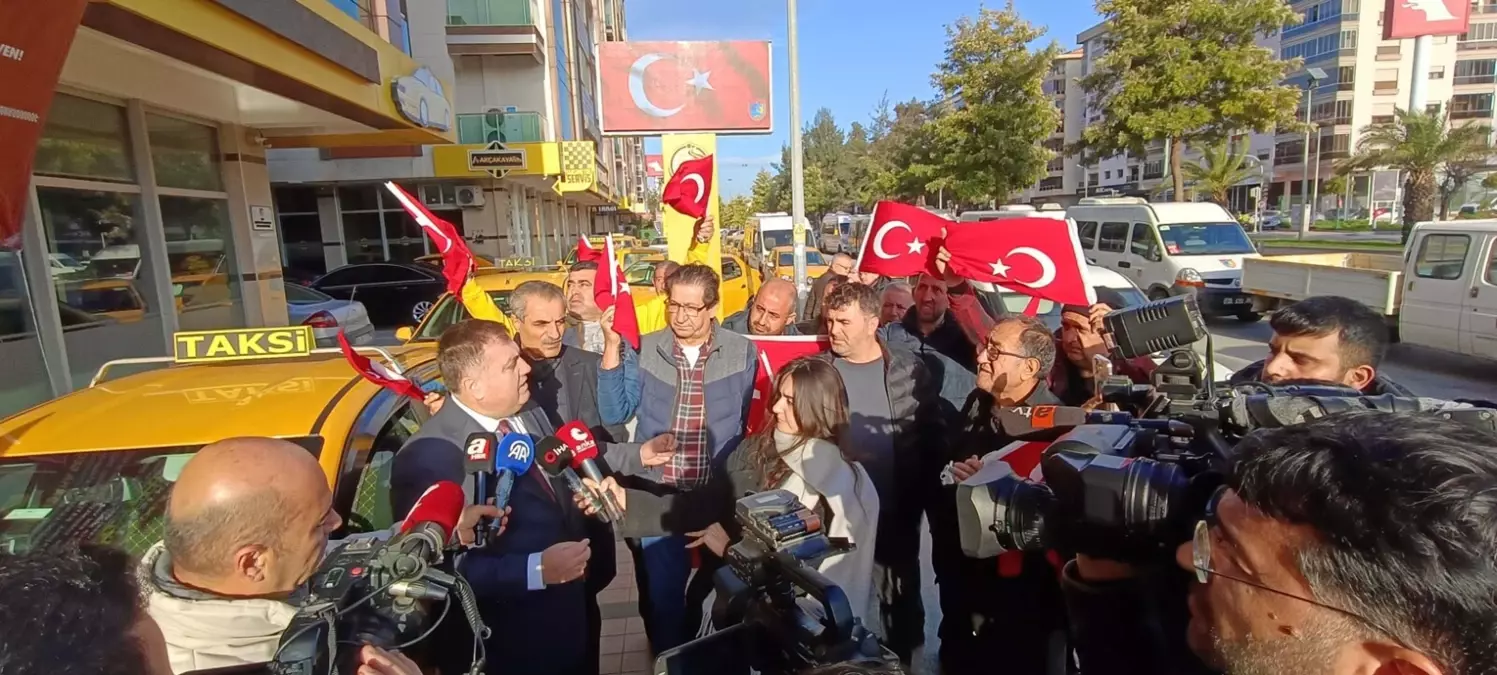 Taksicilerden Türk Bayrağına Destek Gösterisi!