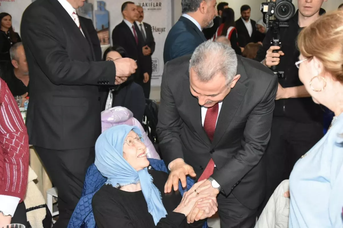 İzmir’de Ramazan İftarı: Vatan Vurgusu Yapıldı