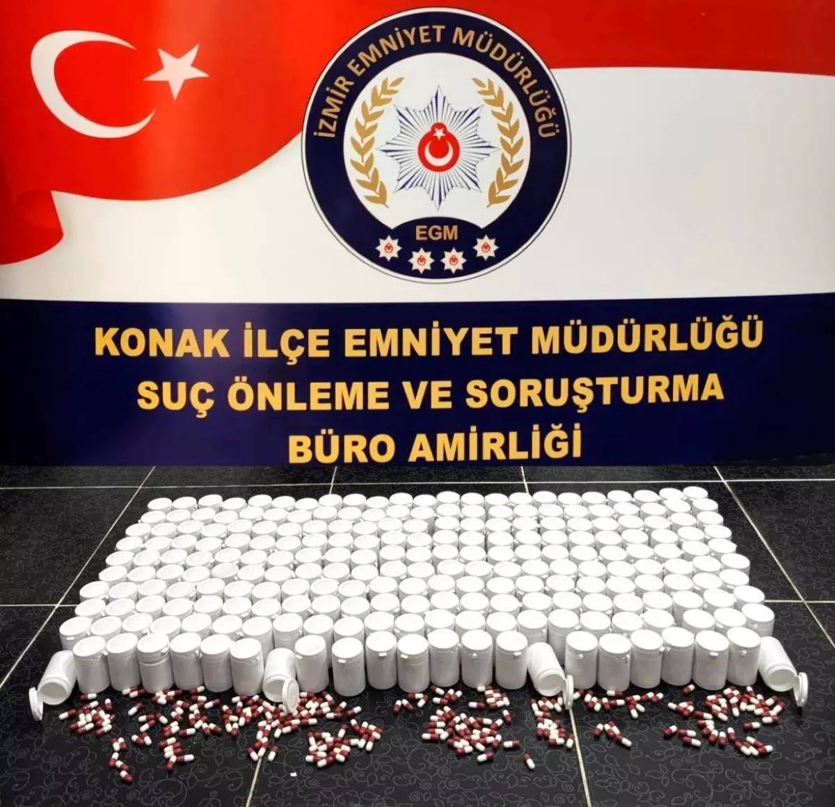 İzmir’de Uyuşturucu Operasyonu: 5 Gözaltı, 2 Tutuklama!