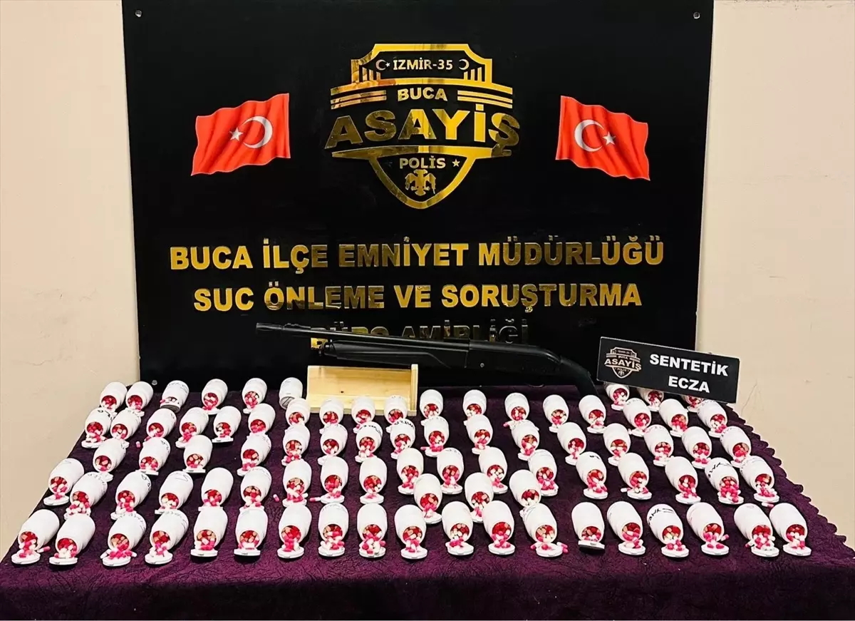 İzmir’de Uyuşturucu Operasyonu: 4.984 Hap Ele Geçirildi!