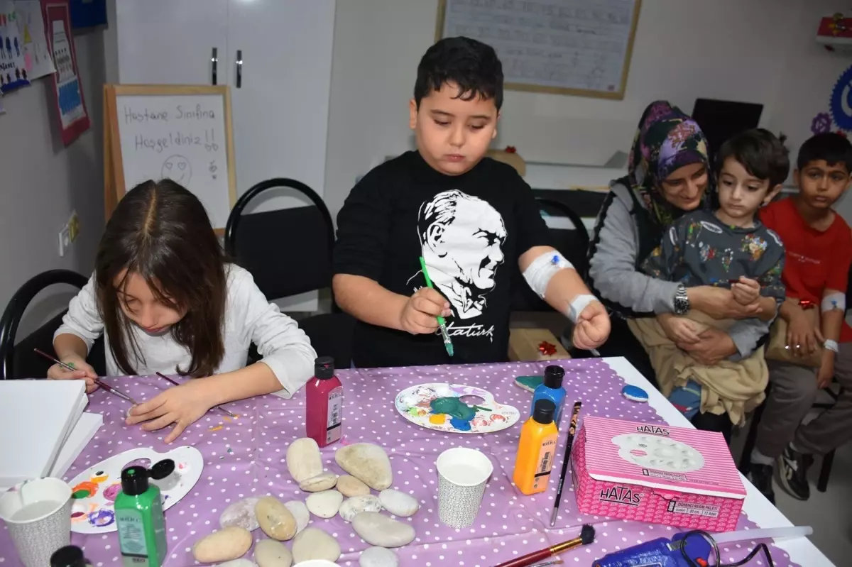 Hastane Çocukları için Neşeli Oyun Şenliği