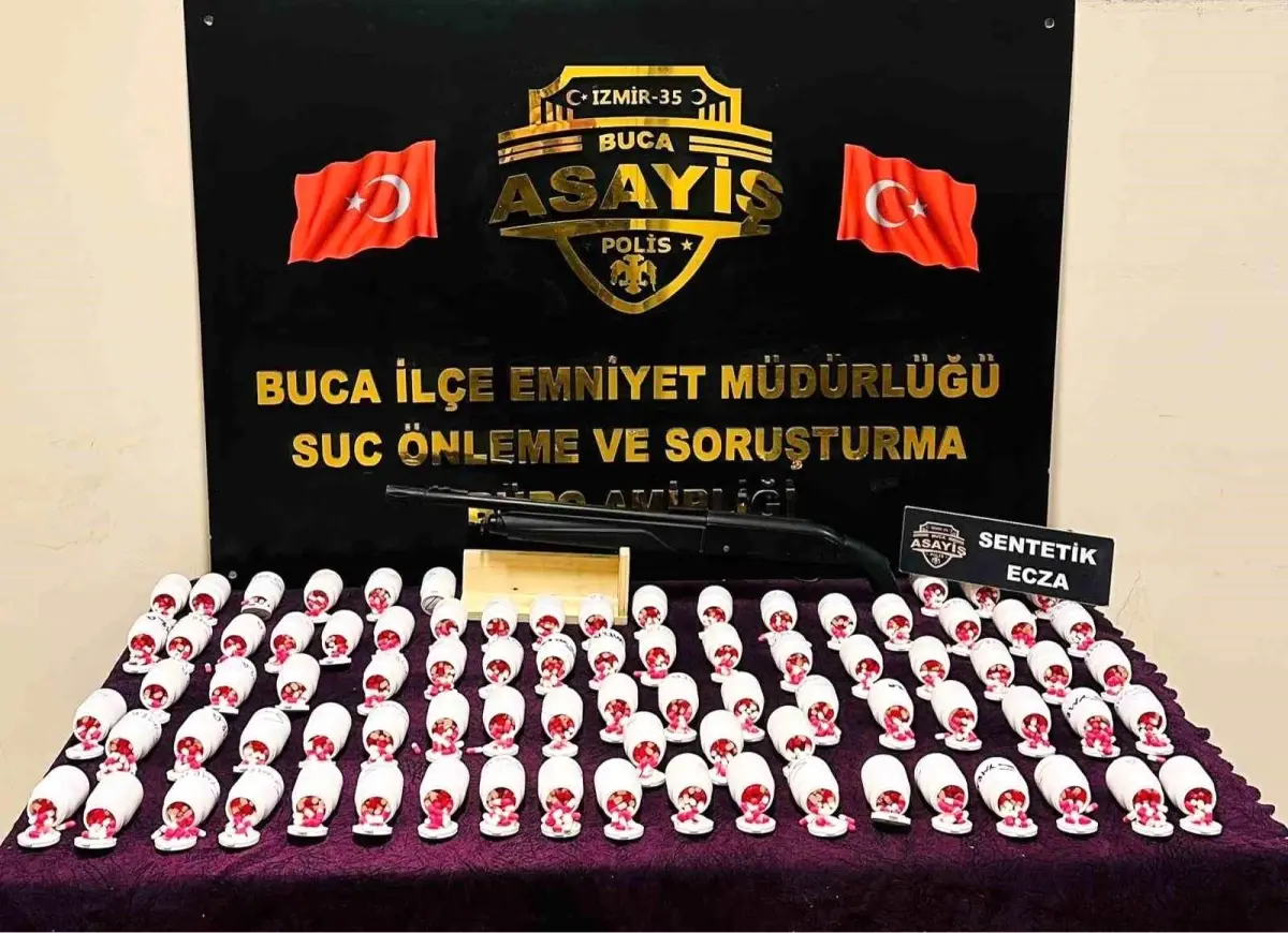 İzmir’de Uyuşturucu Operasyonunda 5 Bin Hap Ele Geçirildi!