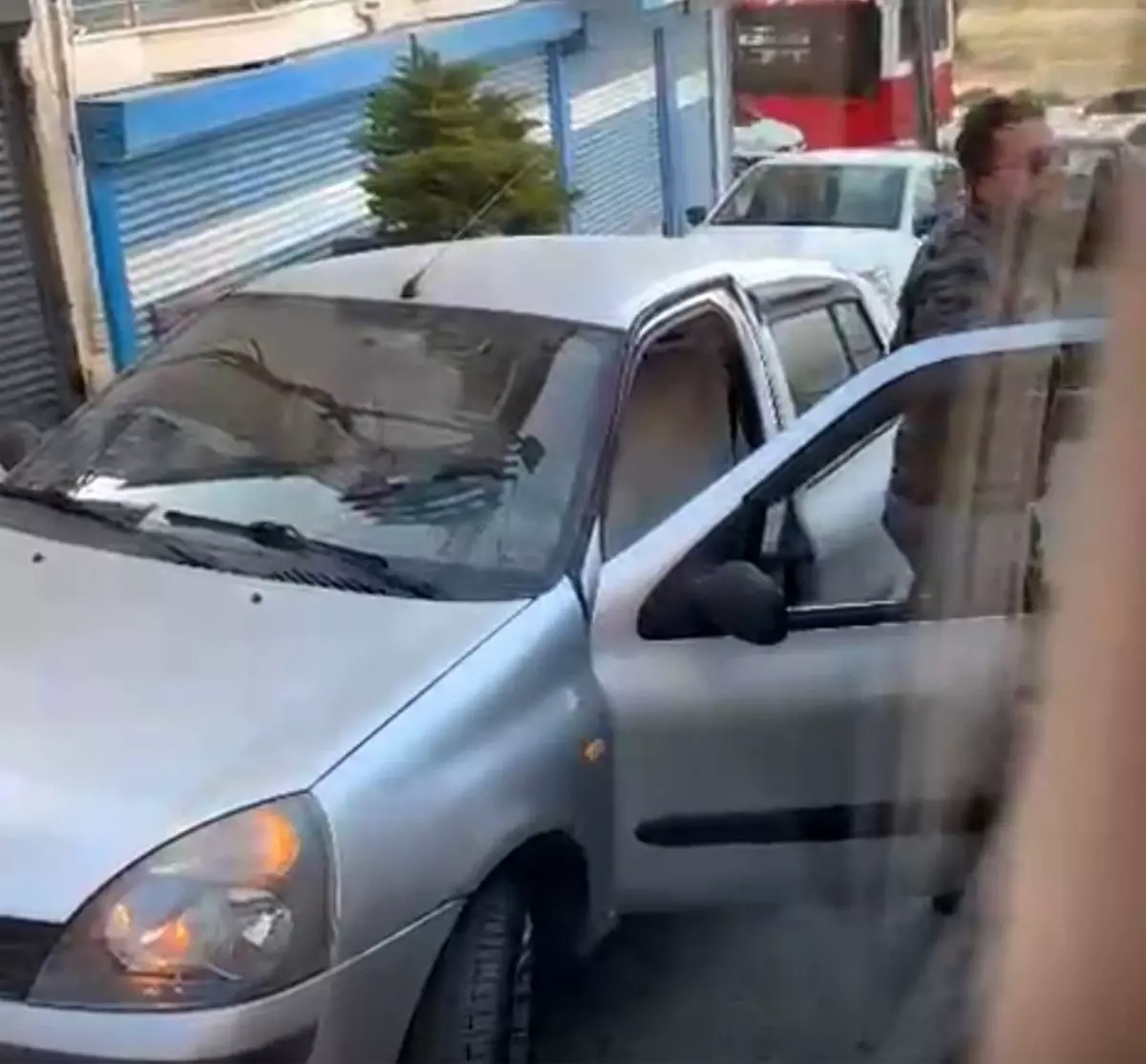 İzmir’de Sürücüye 180 Bin Lira Ceza Kesildi!