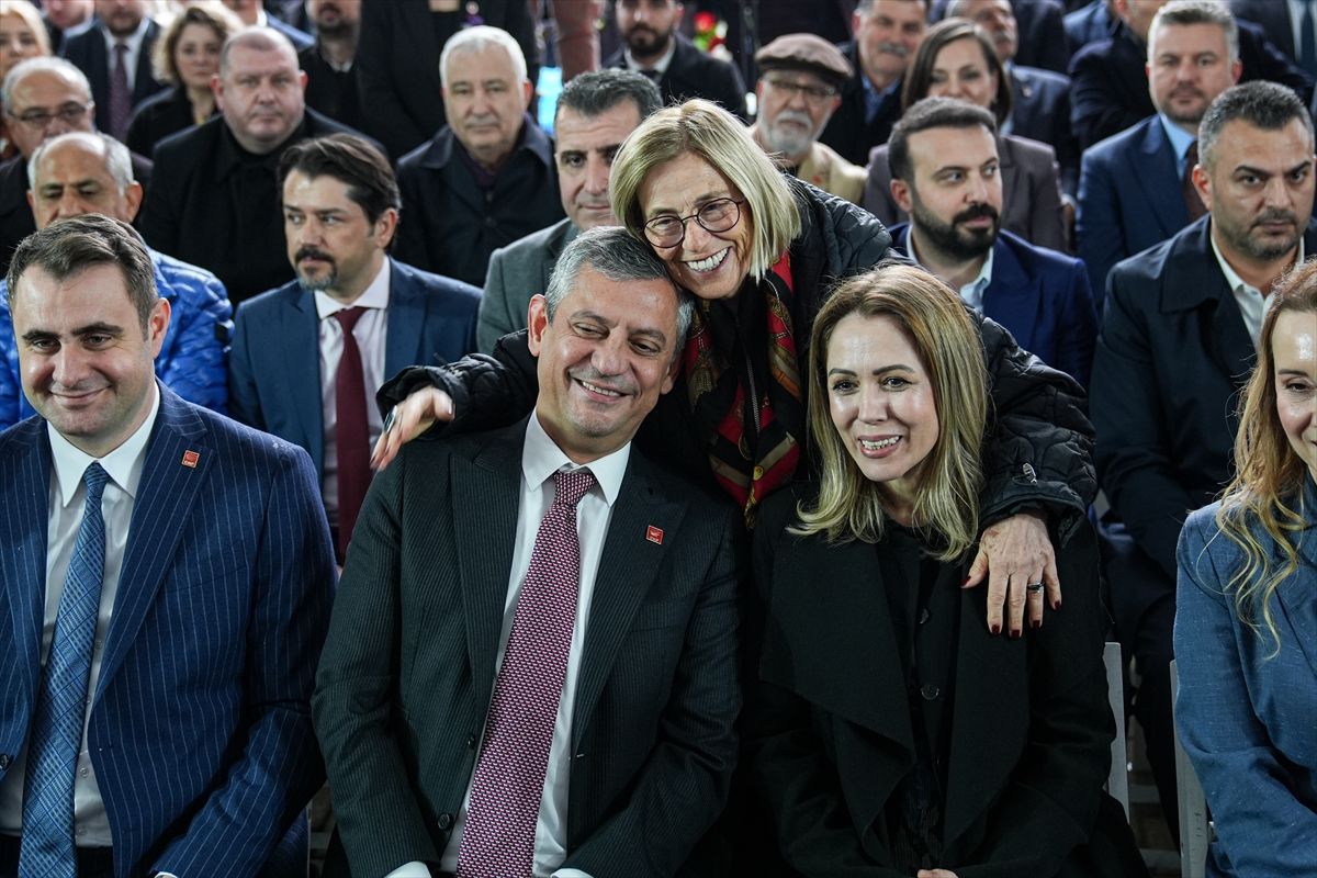 Özgür Özel: İmamoğlu Davasında Tahliyeler Sürecek!