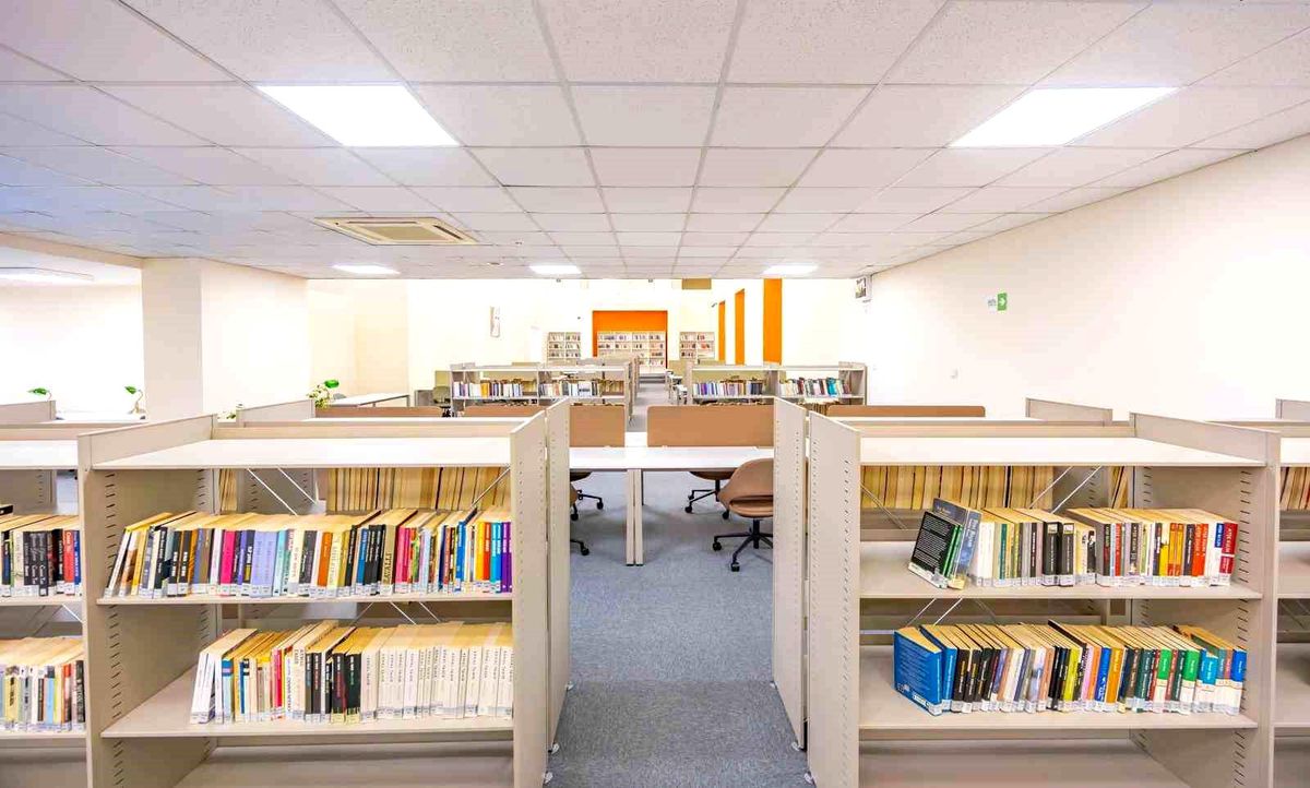 İzmir’de Yeni Kütüphane Gençlere Kapı Açtı!