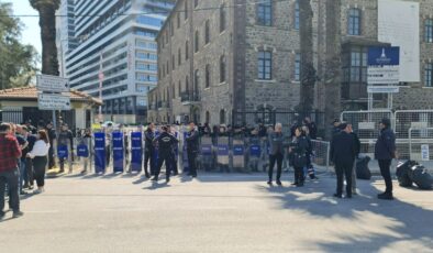 İzmir’de Meslek Fabrikası İçin Oturma Eylemi Sürüyor!